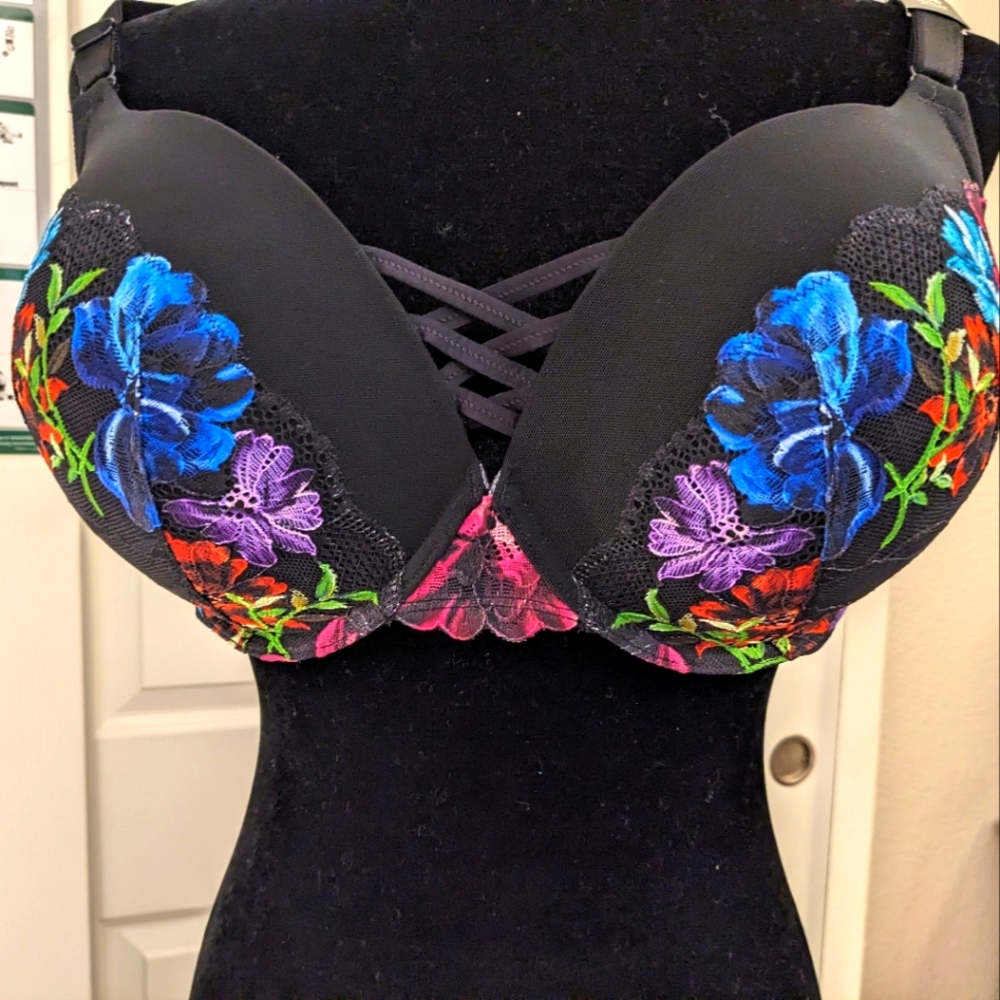 NWT Floral Lace Bra 46c Torrid